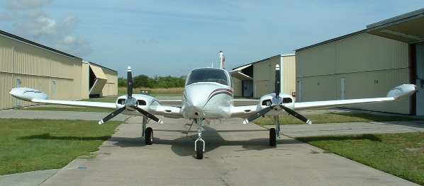 Cessna Turbo 310R - Front